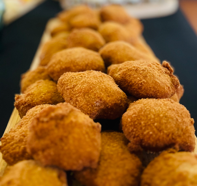 &amp;lt;img src=&amp;#34;buffet-traiteur-biganos.jpg&amp;#34; alt=&amp;#34;Buffet traiteur à Biganos – réception et événements sur le Bassin d’Arcachon&amp;#34;&amp;gt;